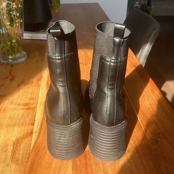 Steve Madden Chelsea boot - Picture 3 of 4